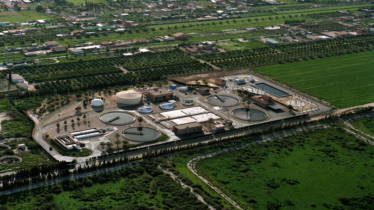 Esamur pone a disposición de los regantes 121 hm3 de agua regenerada gratis