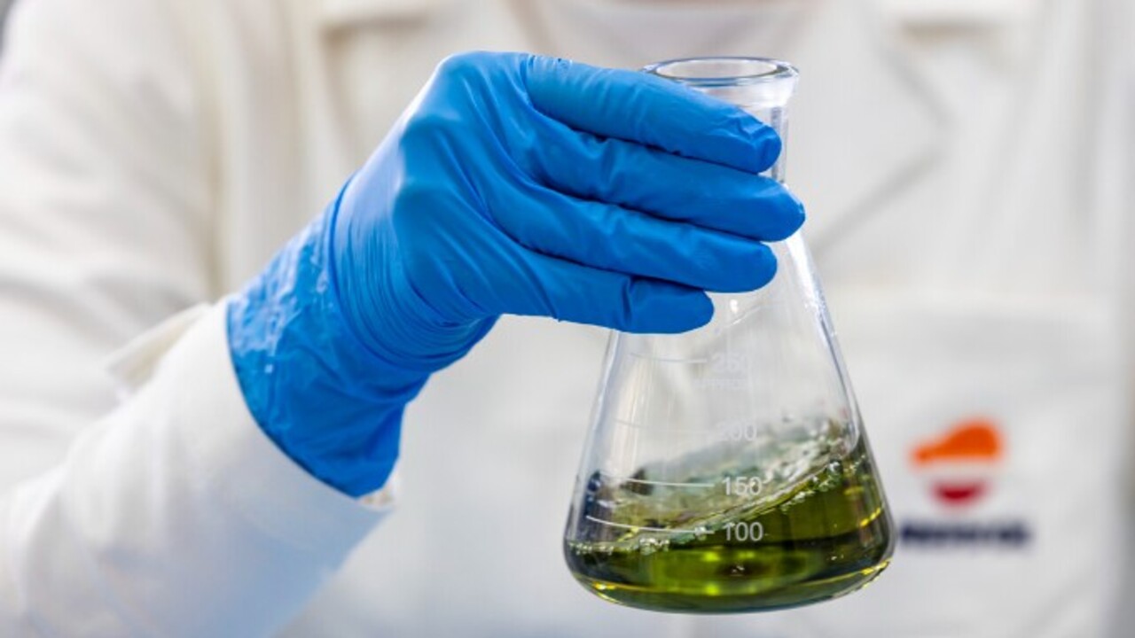 Repsol asegura que la apuesta europea sólo por el coche eléctrico es un error